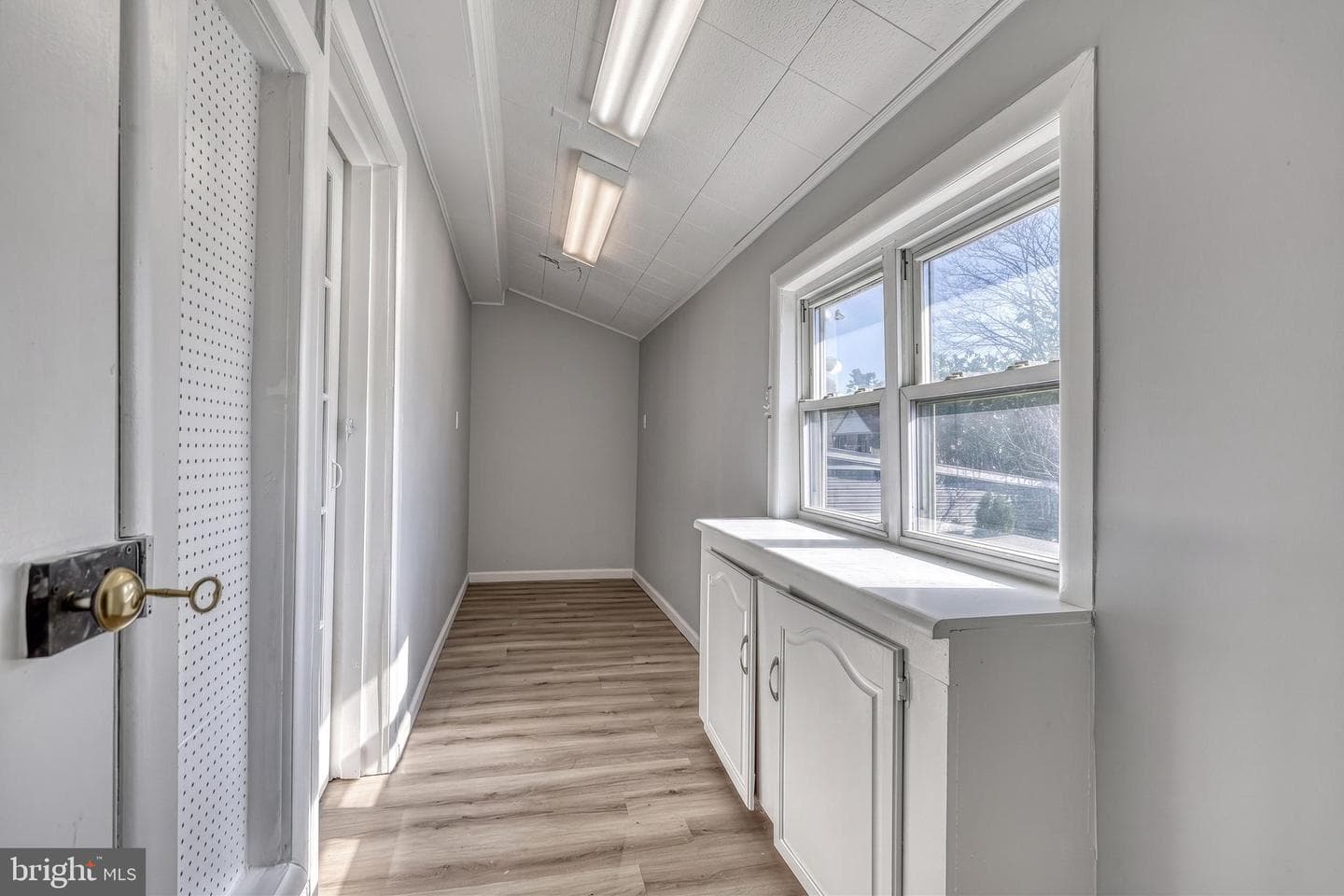 945 Cornwall Road photo 37