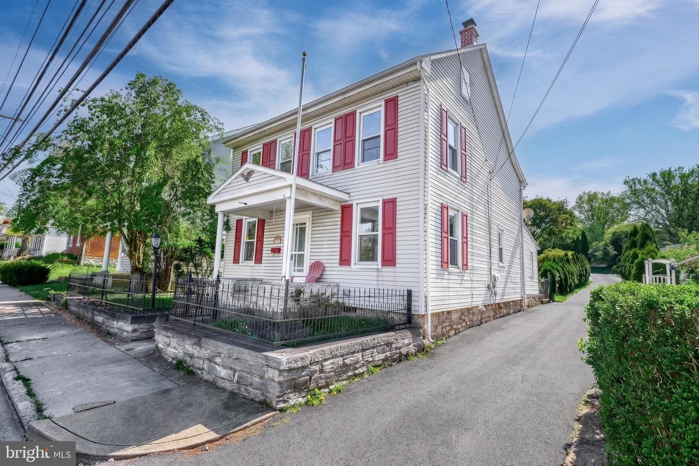 945 Cornwall Road photo 4