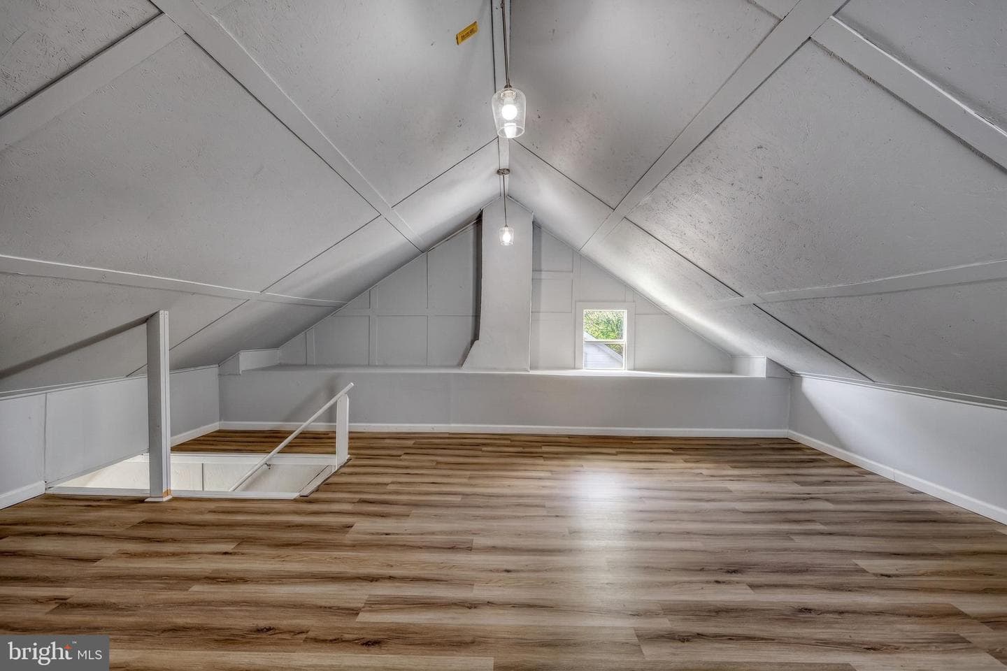 945 Cornwall Road photo 40