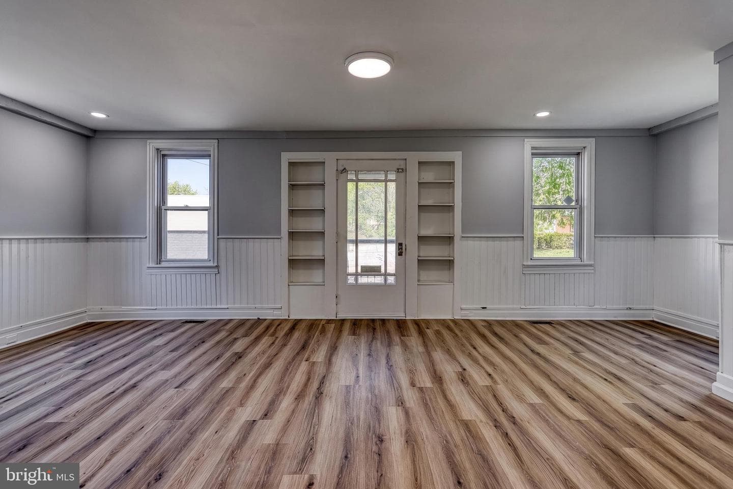 945 Cornwall Road photo 7