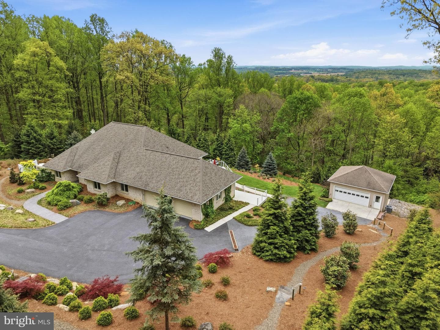 1403 Douglas Fir Drive, Lebanon