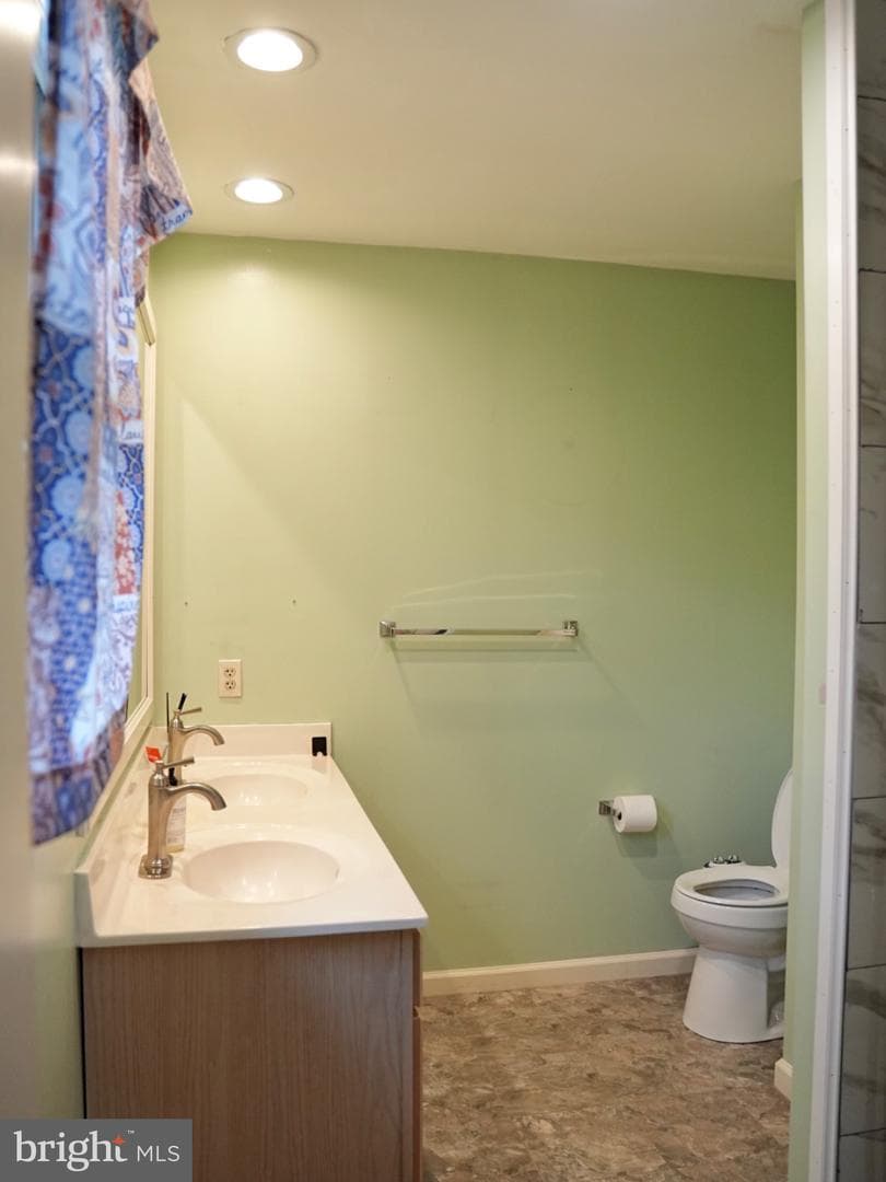 69 English Drive photo 34