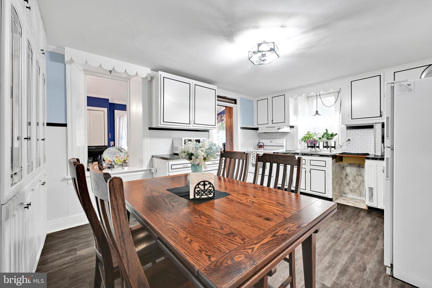 354 Boyd Street photo 8