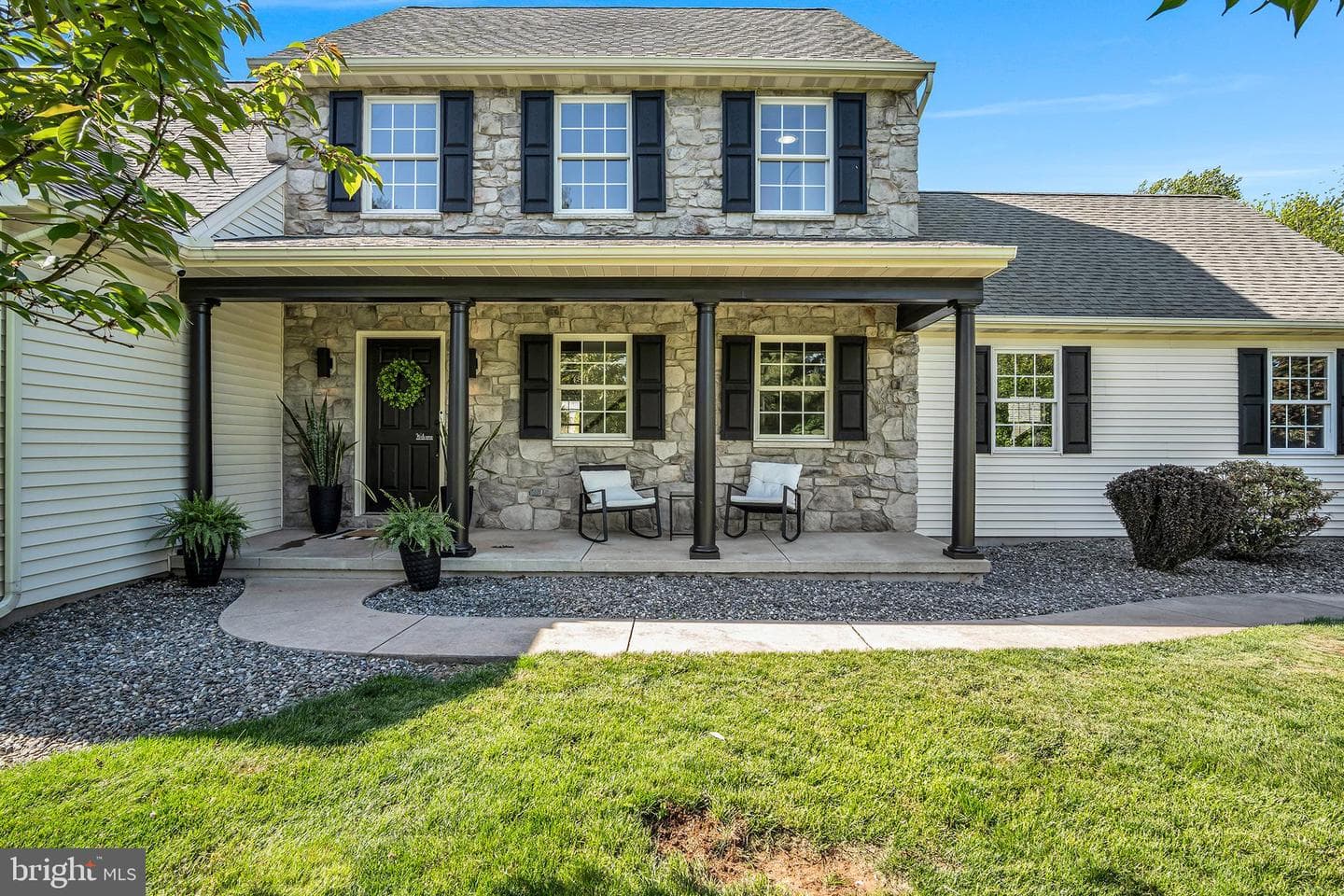 95 Laurel Lane photo 3