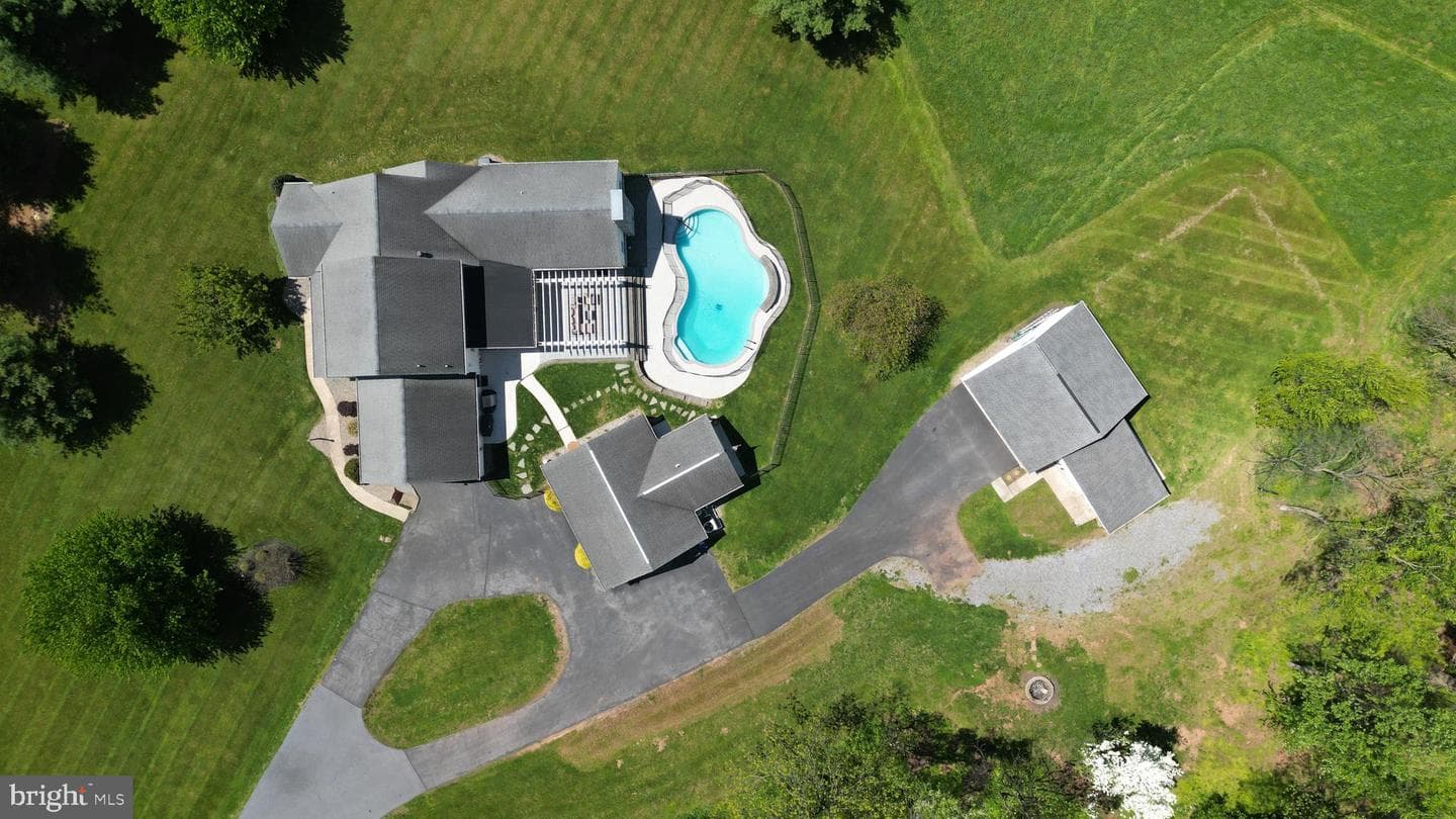 95 Laurel Lane photo 64
