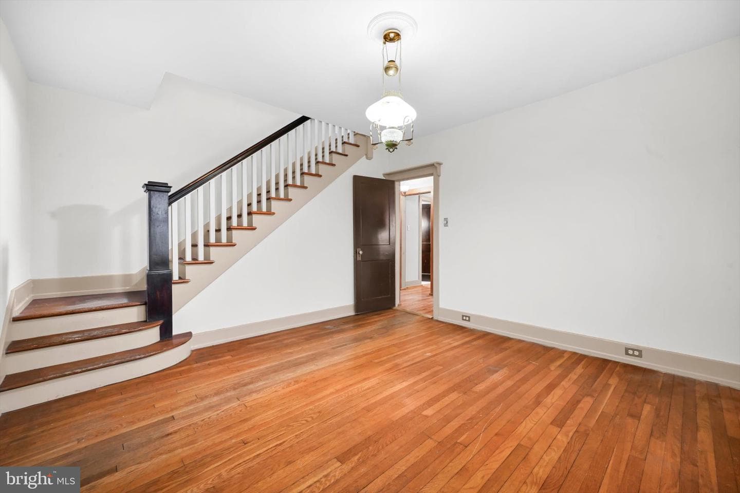 194 Walnut Street photo 11