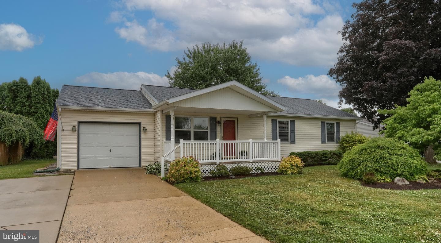 607 Henry Houck Lane, Lebanon