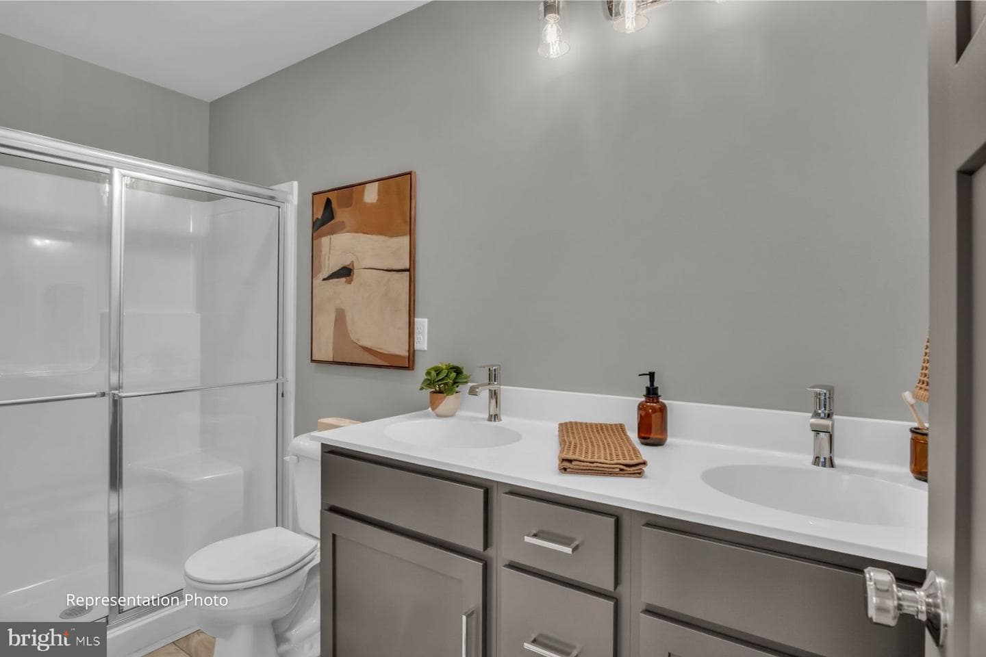 310 Flora Boulevard photo 5