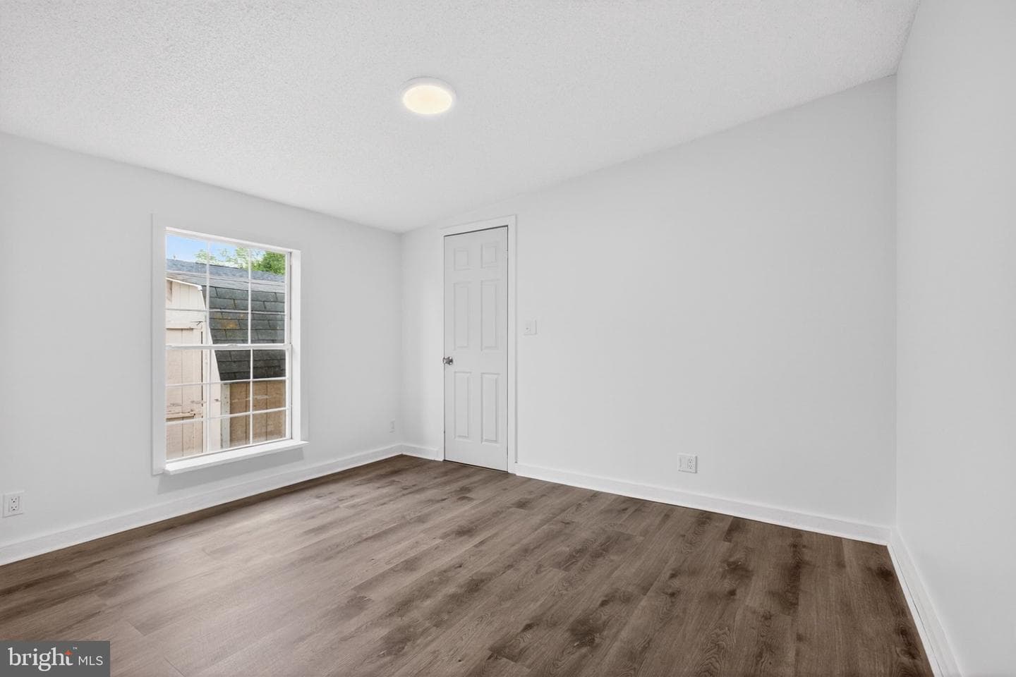 684 W Cedar Street photo 22