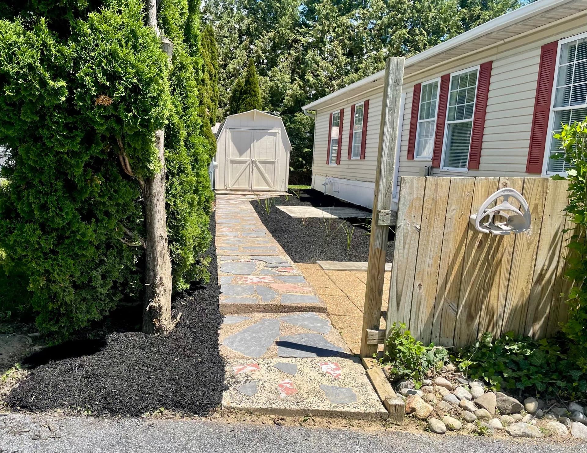 684 W Cedar Street photo 33