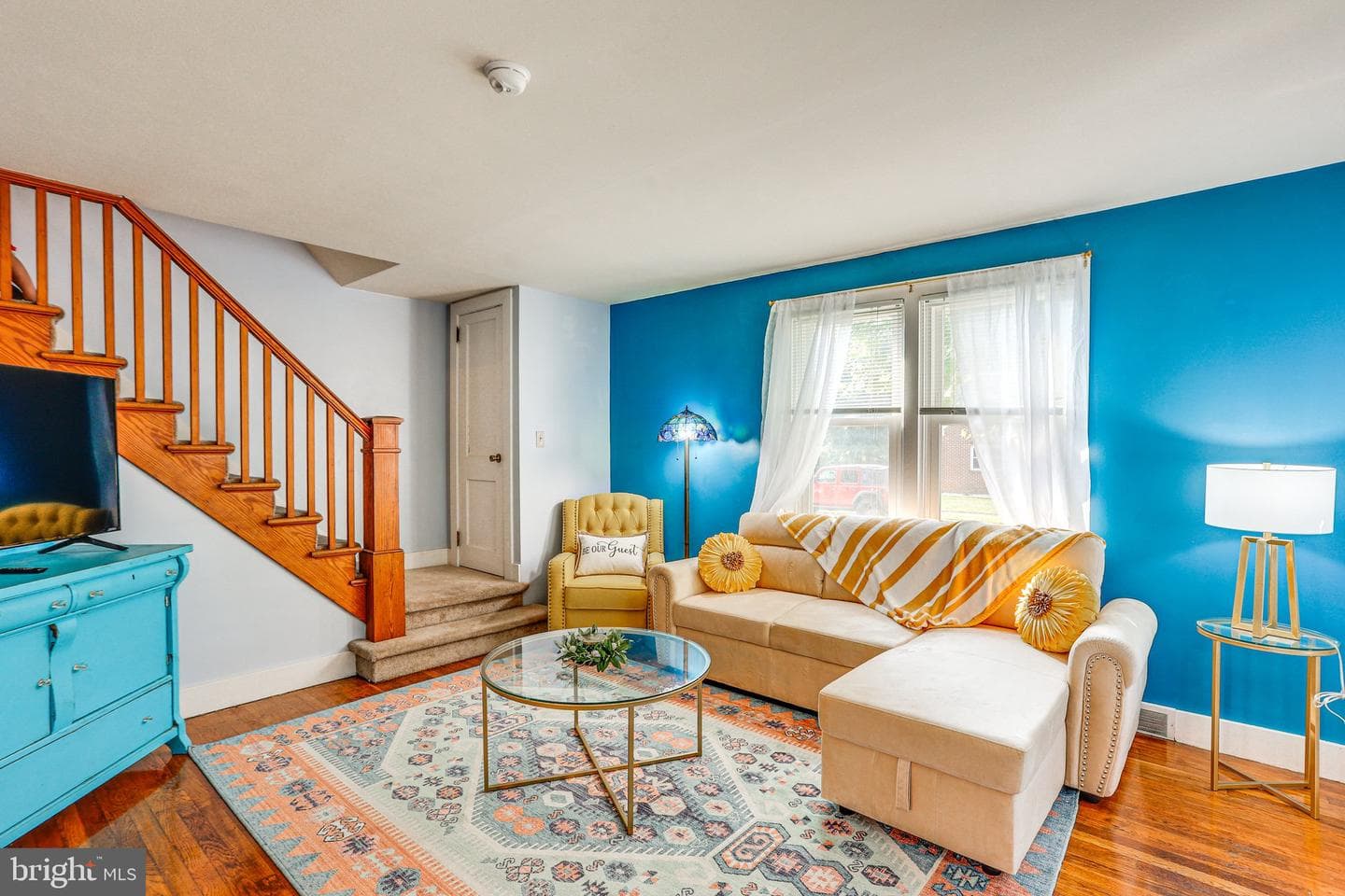 208 Elm Street photo 2