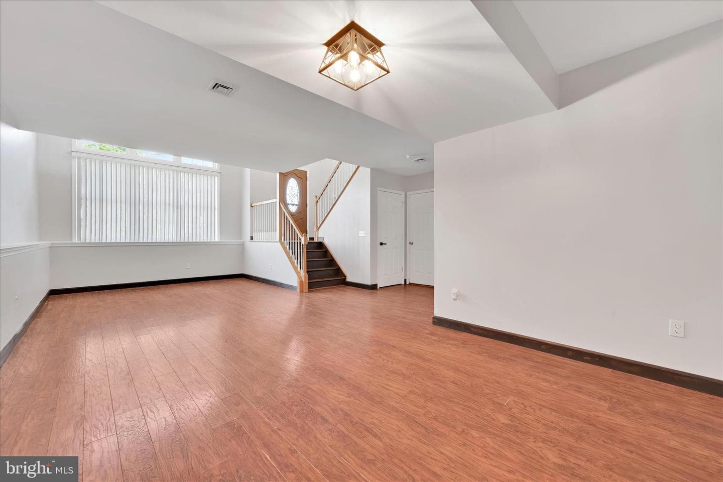 1535 Sholly Avenue photo 9