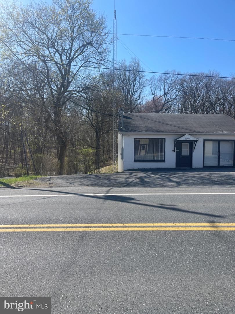 1005 State Route 72 N photo 10