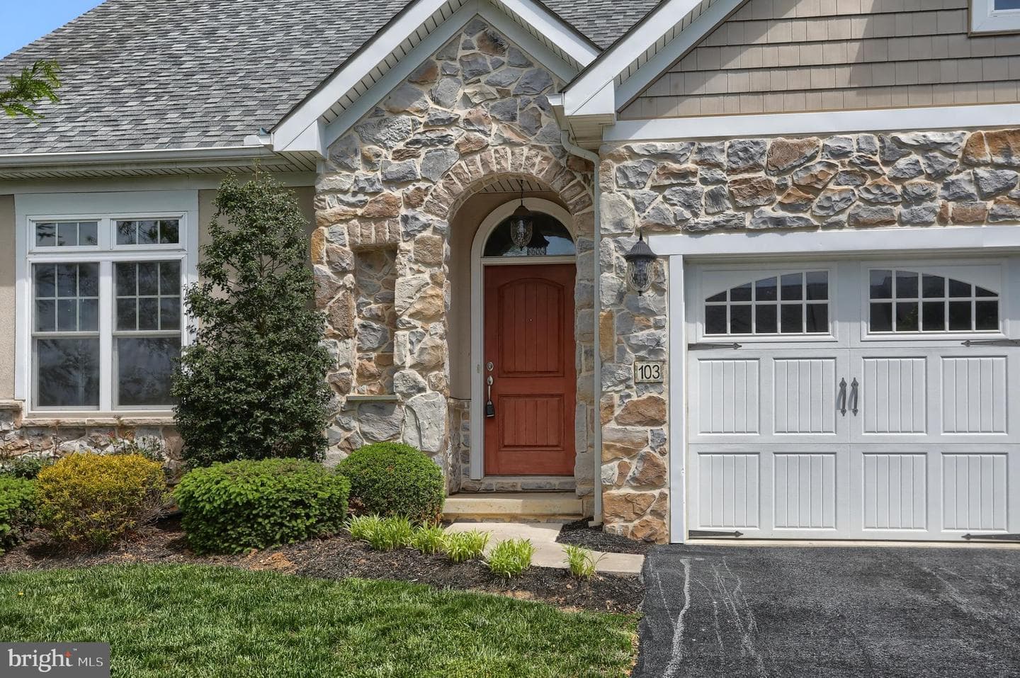 103 Windermere Dr photo 4