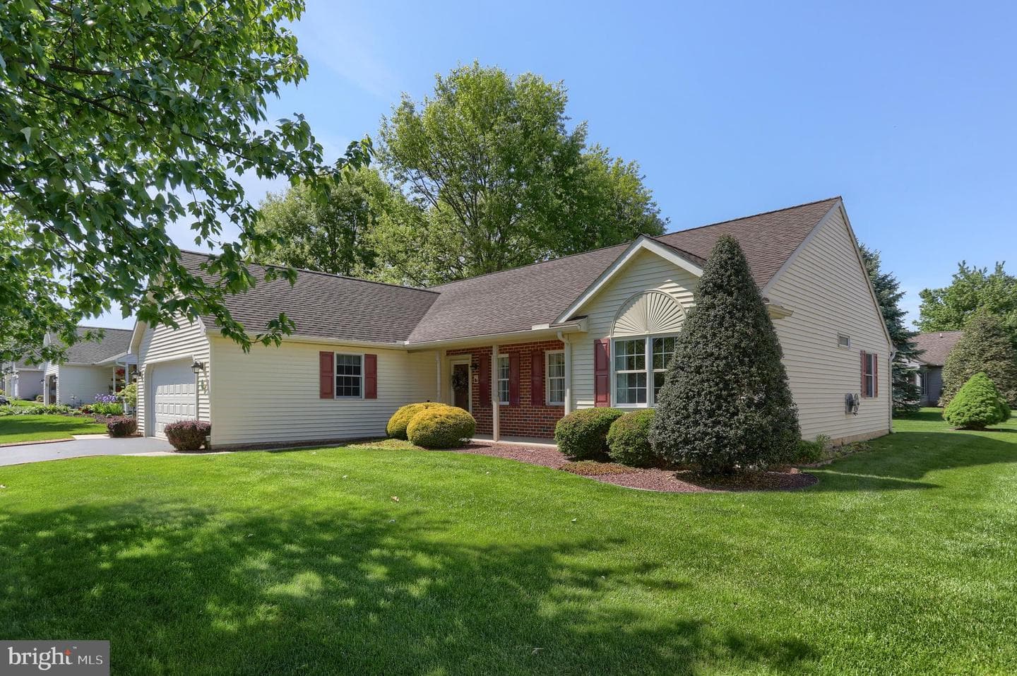 27 Rosemont Drive photo 2