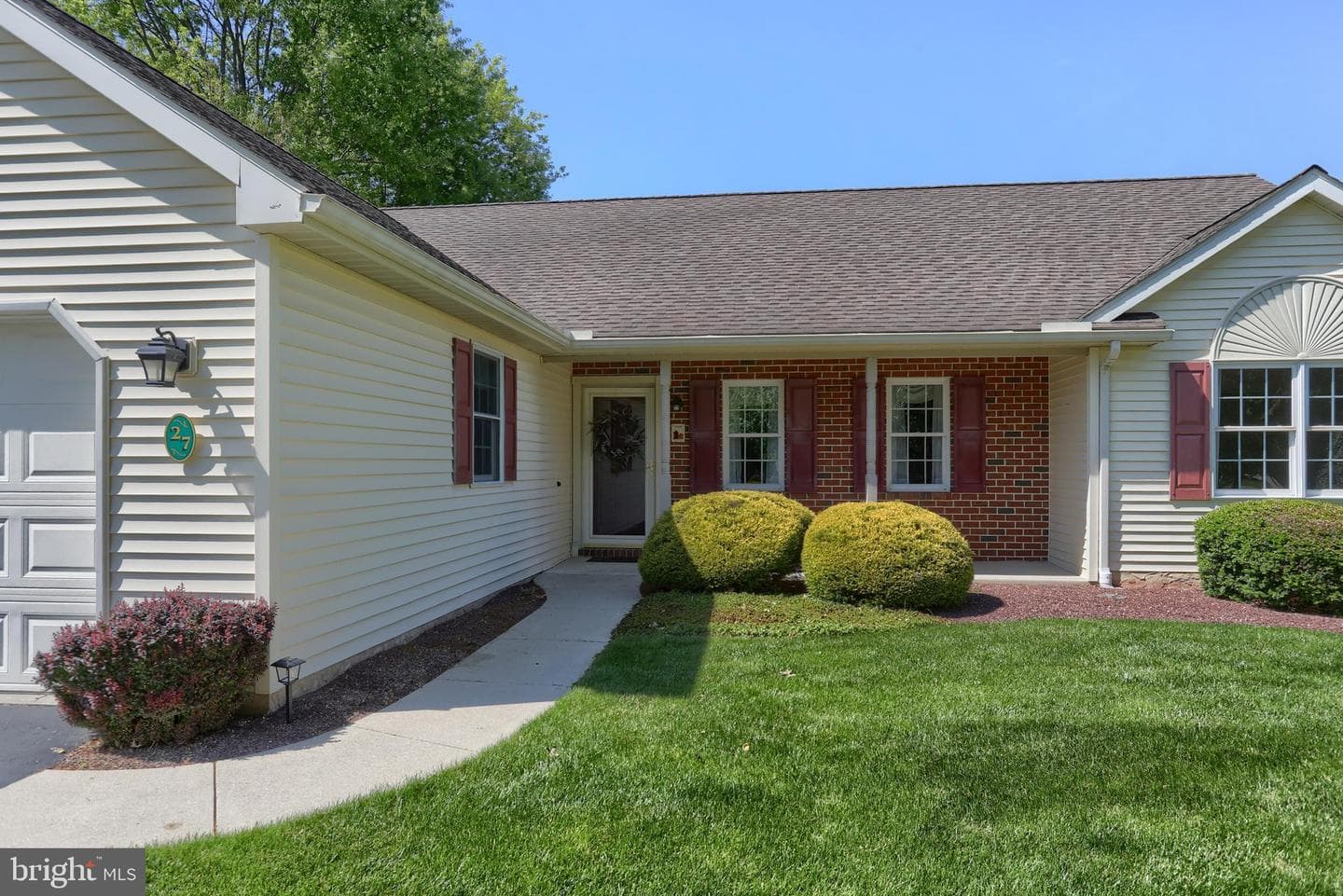 27 Rosemont Drive photo 4
