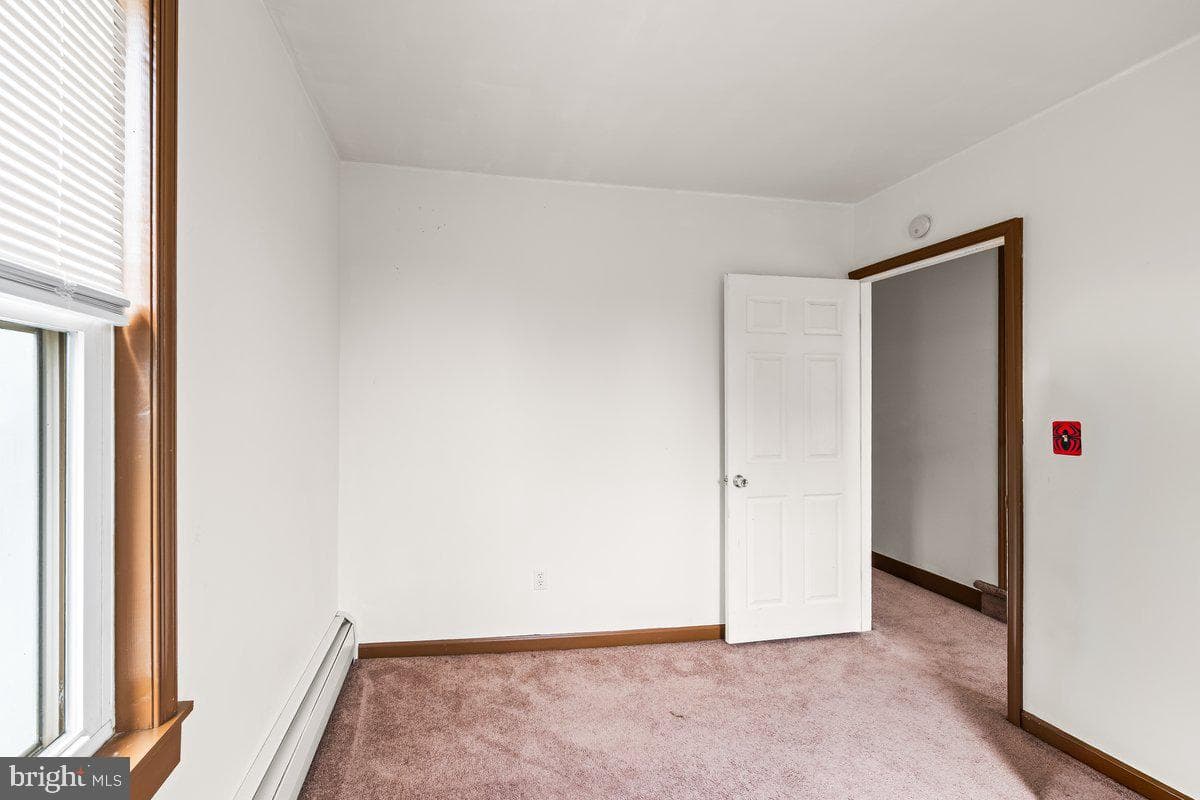 621 Noble Street photo 17