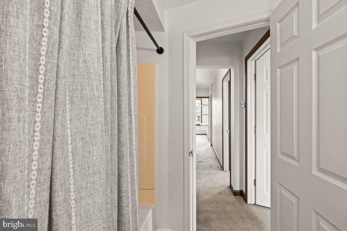621 Noble Street photo 19