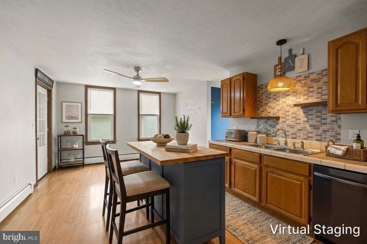 621 Noble Street photo 5