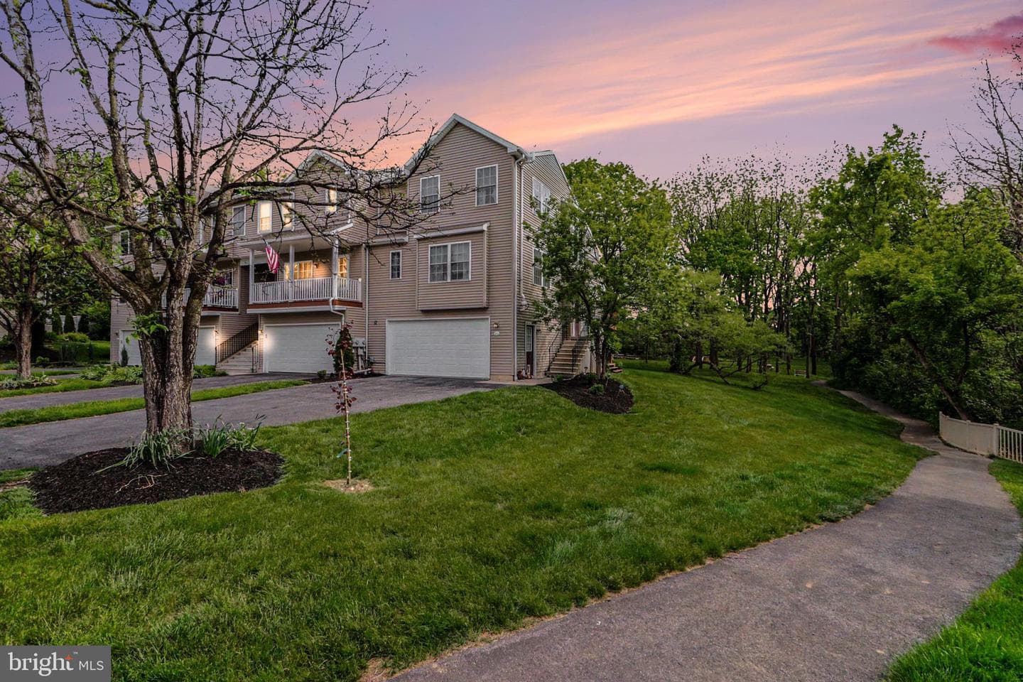 108 Woodside Court photo 3