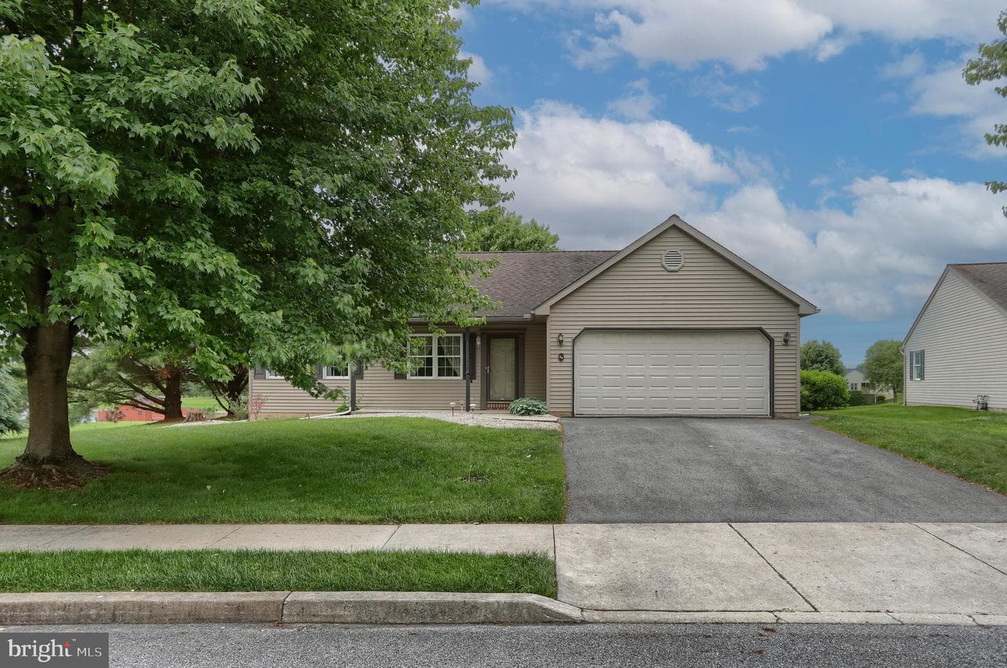 49 Springhouse Drive photo 2