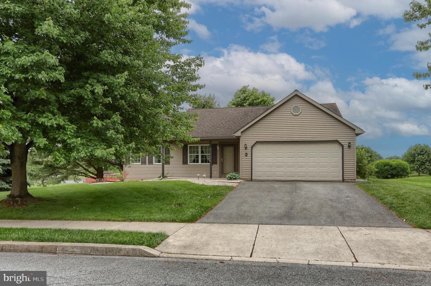 49 Springhouse Drive photo 3
