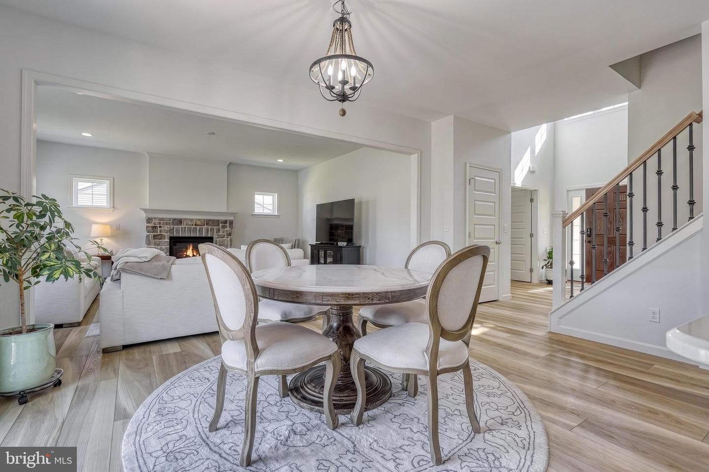 1549 Cambridge Drive photo 27