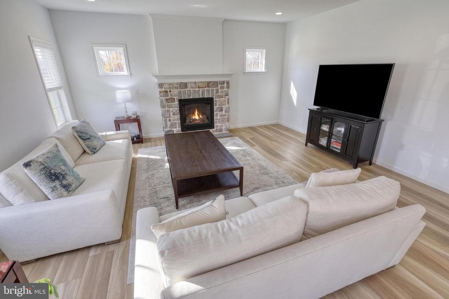 1549 Cambridge Drive photo 29