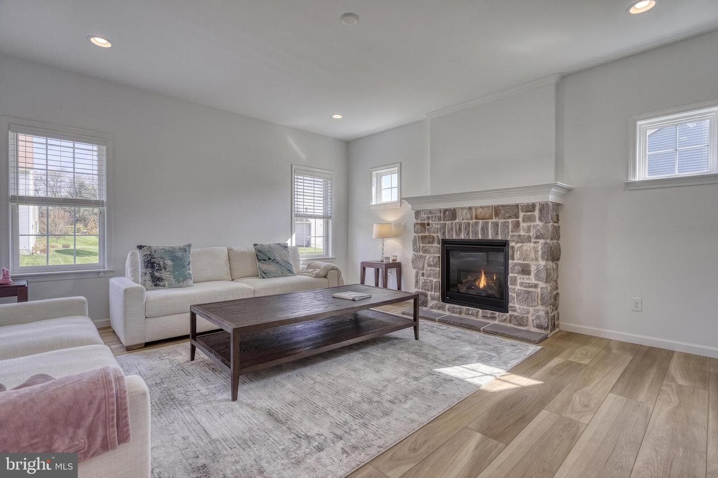 1549 Cambridge Drive photo 30
