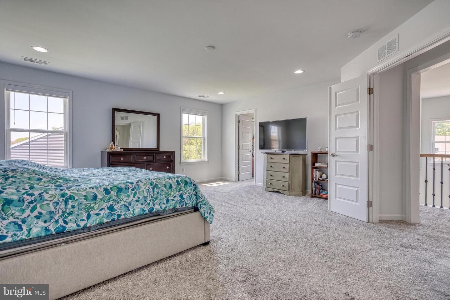 1549 Cambridge Drive photo 40