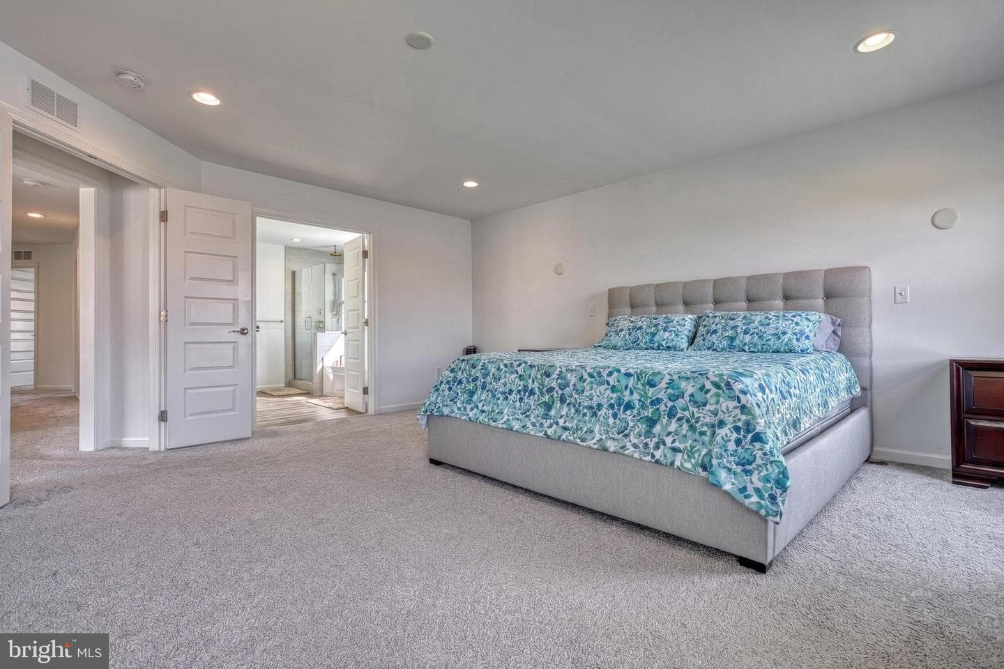 1549 Cambridge Drive photo 42