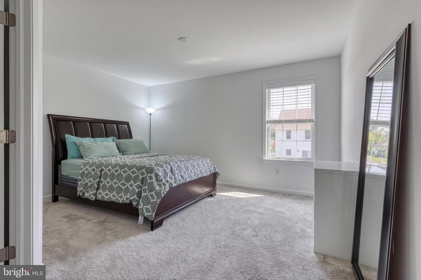 1549 Cambridge Drive photo 52