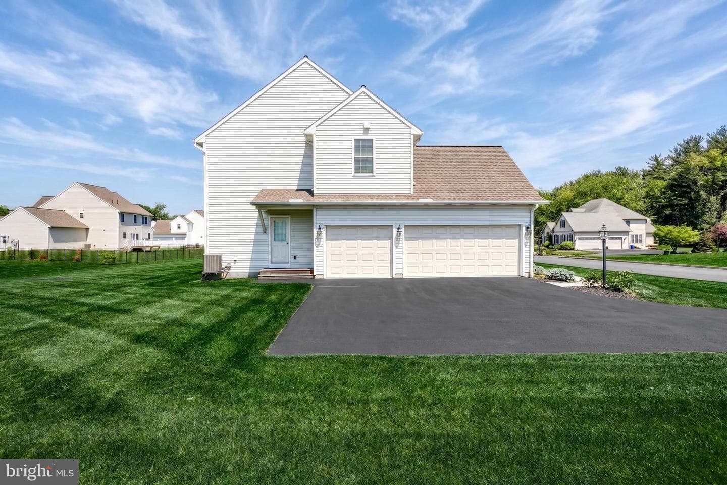 1549 Cambridge Drive photo 61