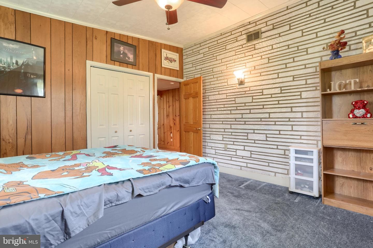 535 E Kercher Avenue photo 31
