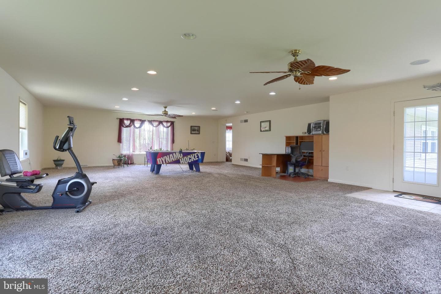535 E Kercher Avenue photo 32