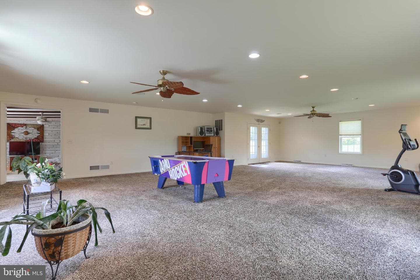 535 E Kercher Avenue photo 35