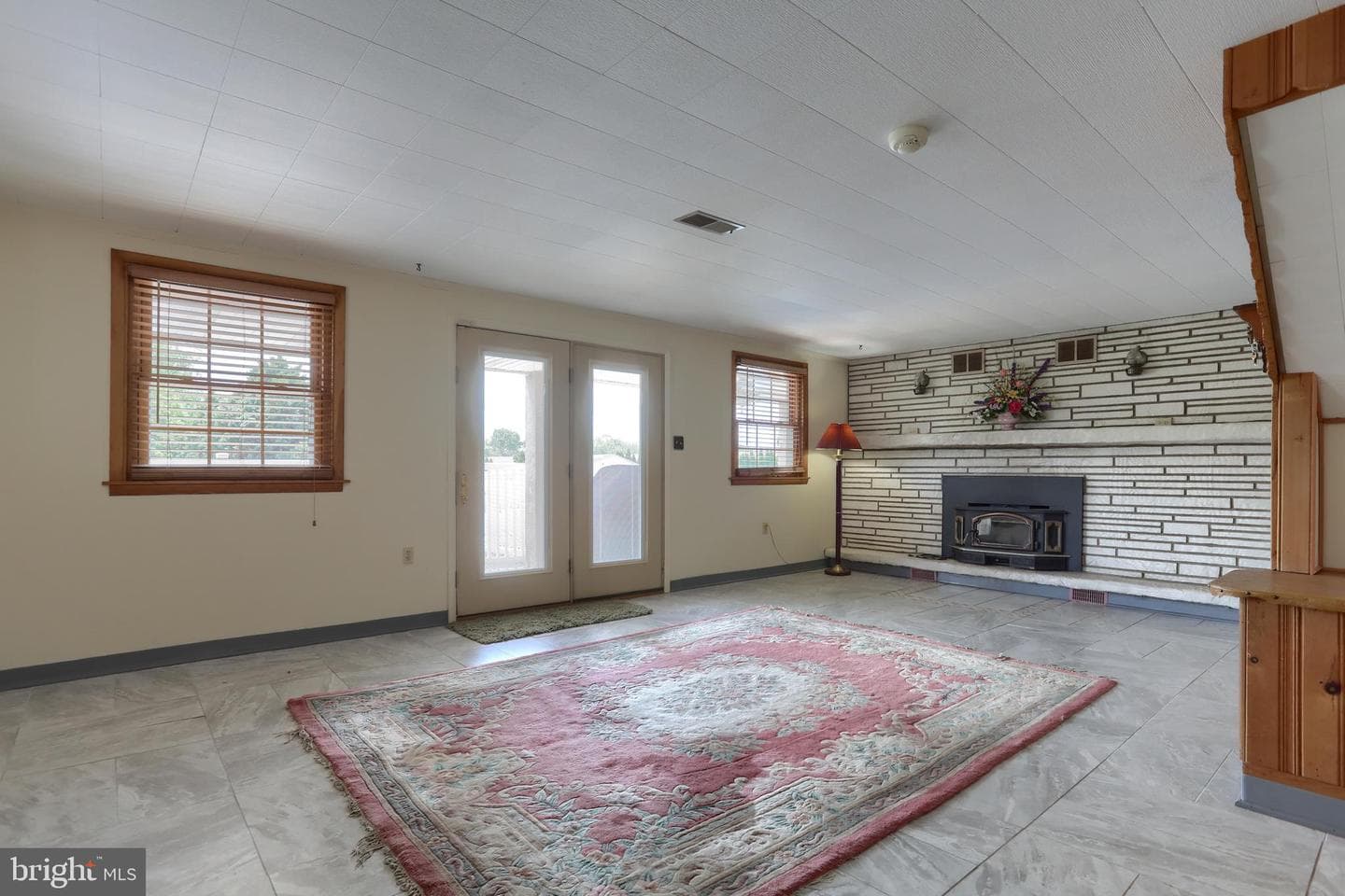 535 E Kercher Avenue photo 37