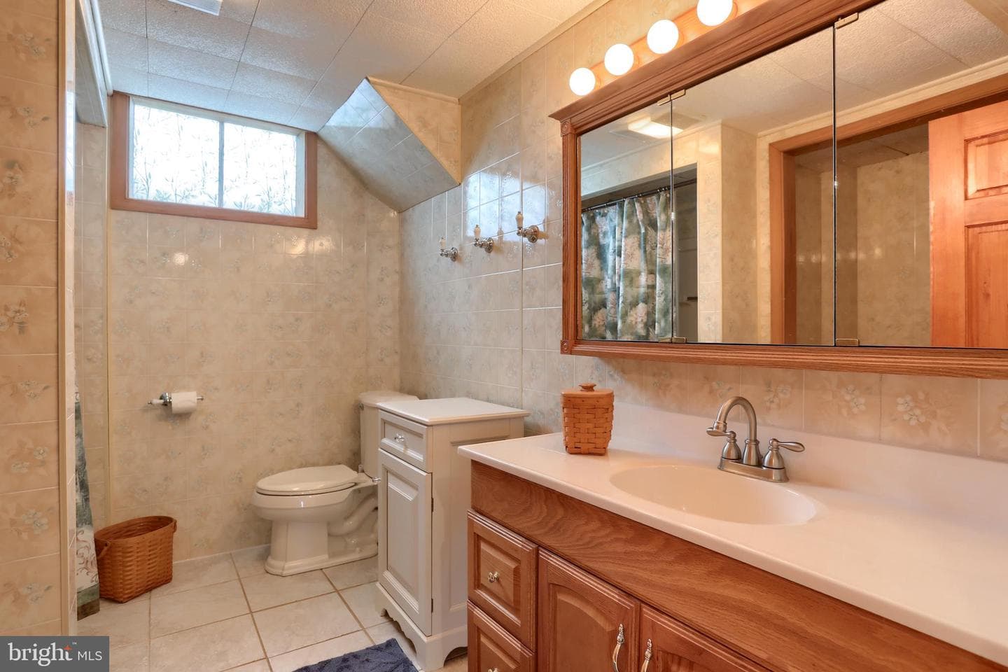 535 E Kercher Avenue photo 49
