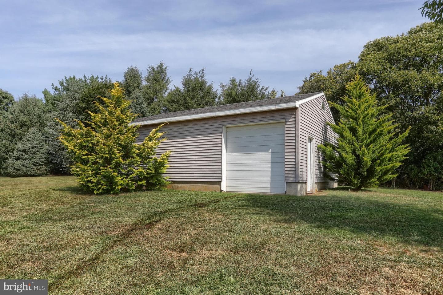 535 E Kercher Avenue photo 64