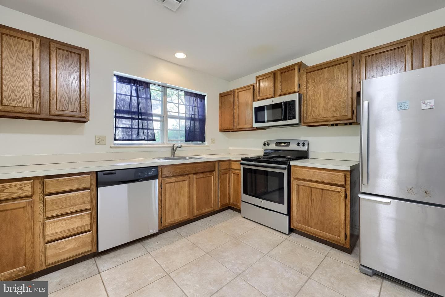 1531 Cambridge Court photo 10