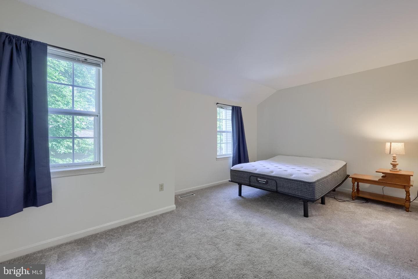1531 Cambridge Court photo 19