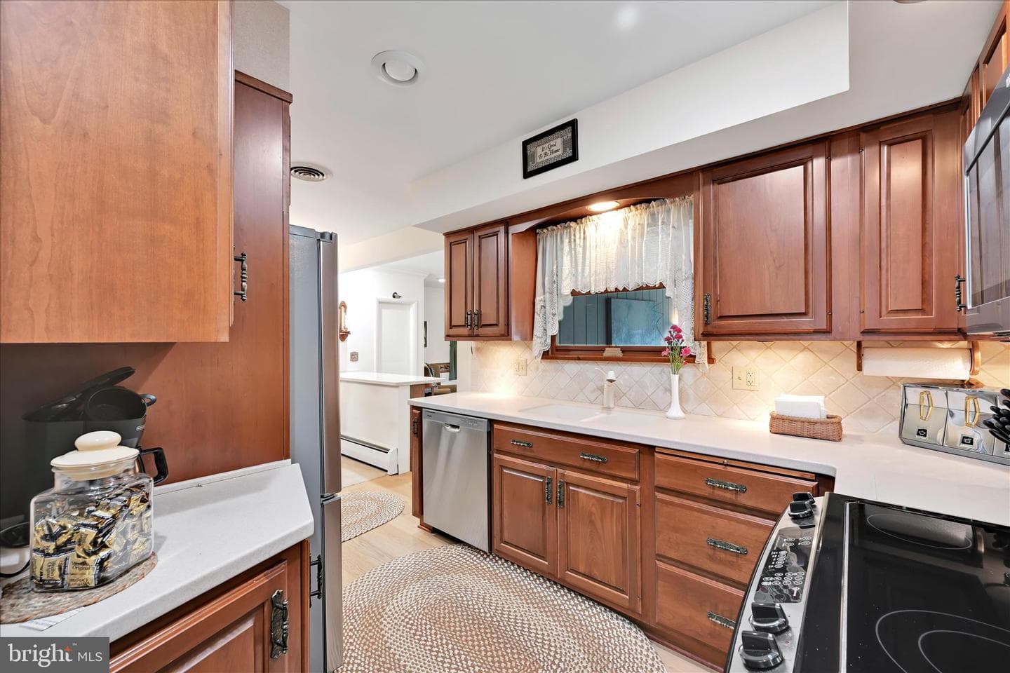 409 W Locust Street photo 19