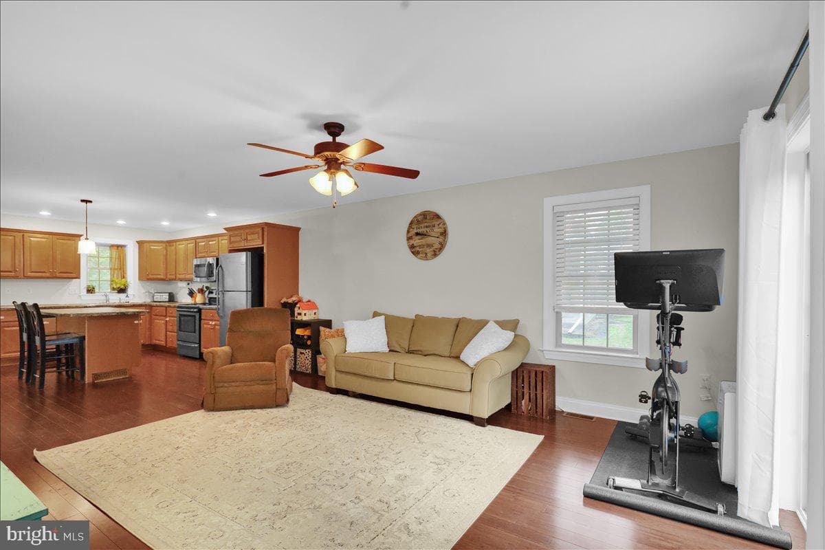 368 Granite Street photo 14