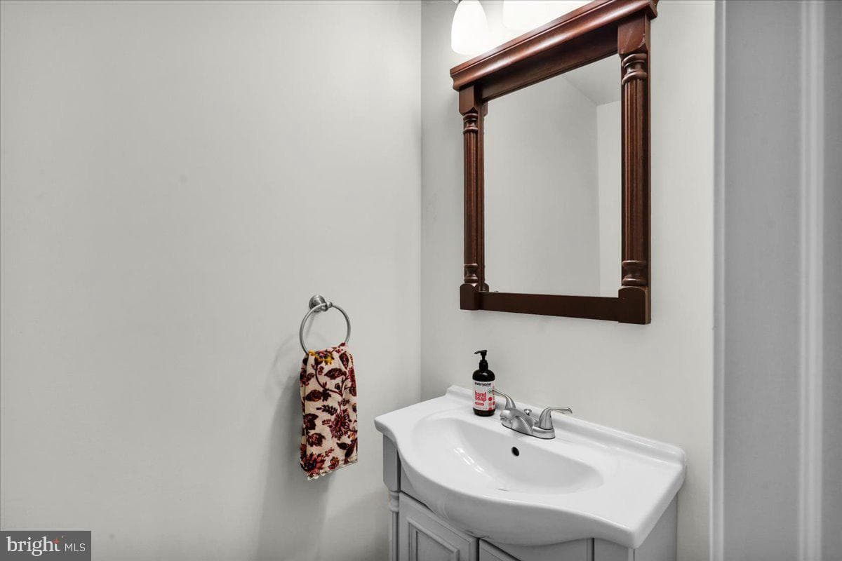 368 Granite Street photo 7