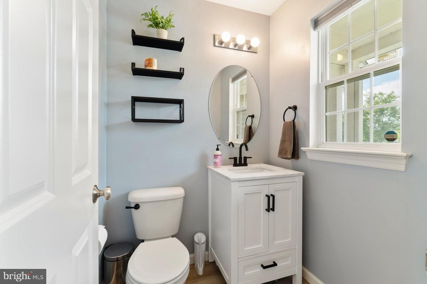 537 Brookwood Drive photo 4