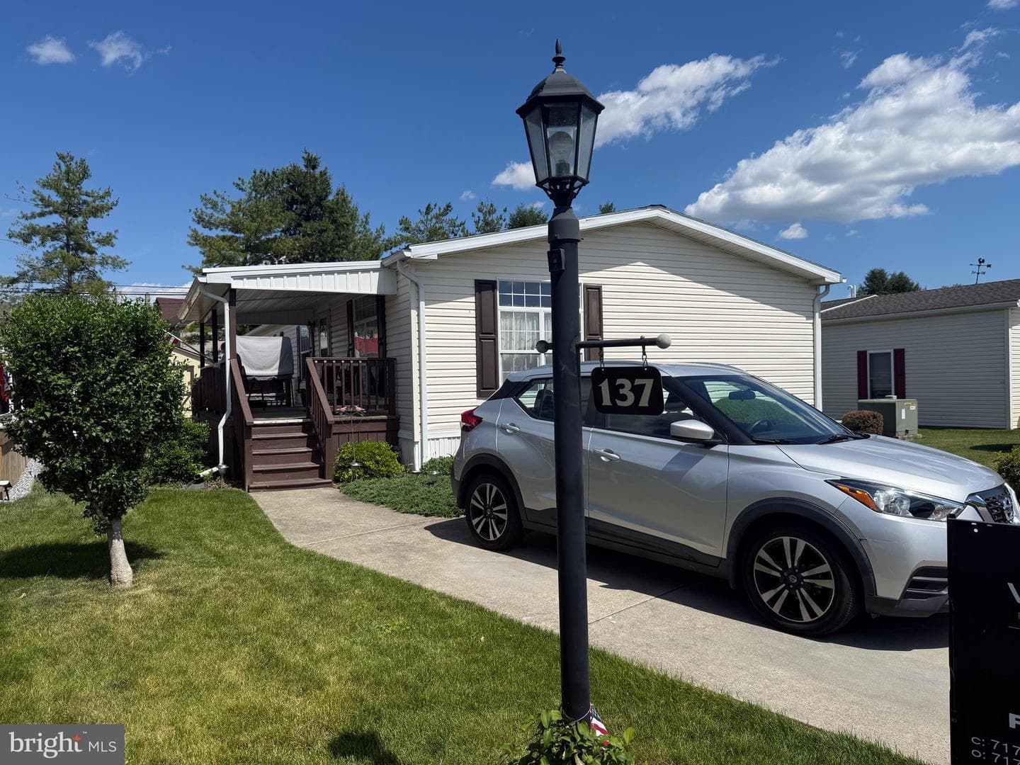 137 Juniper Street photo 3