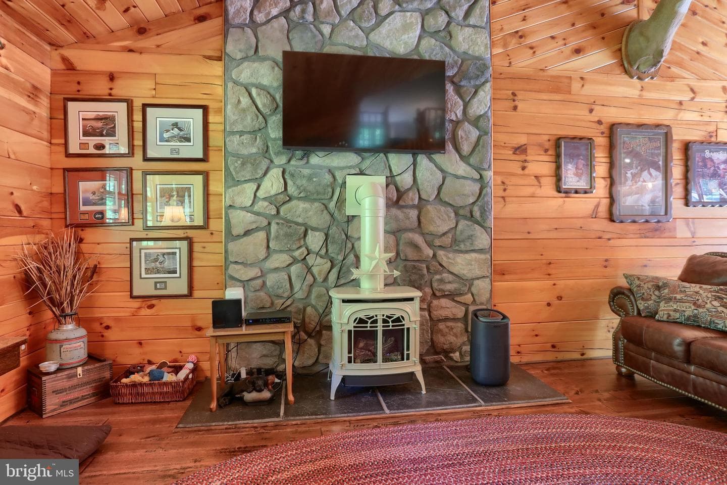 1005 Tulip Tree Drive photo 11
