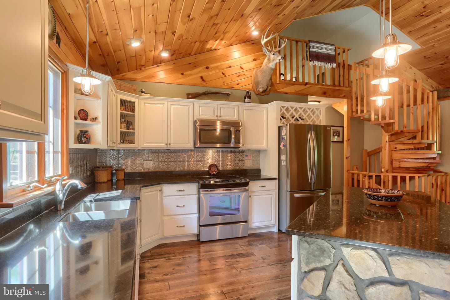 1005 Tulip Tree Drive photo 16
