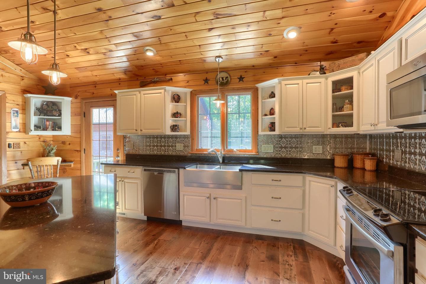 1005 Tulip Tree Drive photo 17