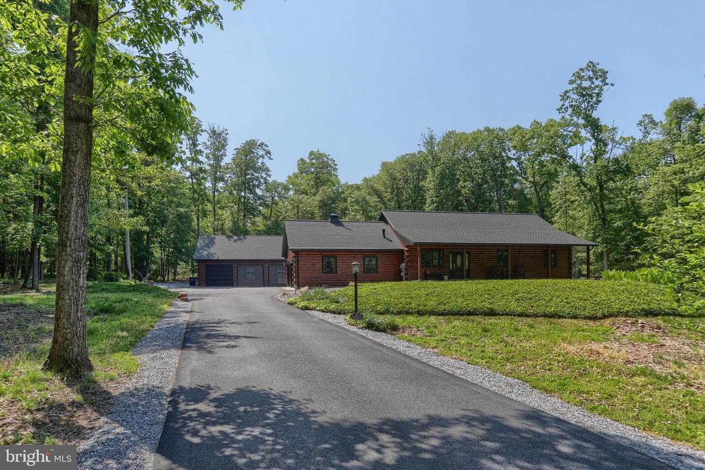 1005 Tulip Tree Drive photo 3